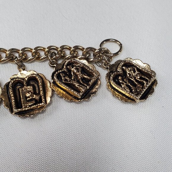 10 Ten Commandments Charm Bracelet From 1960s 7in Heavy Chain Vintage - Picture 12 of 15